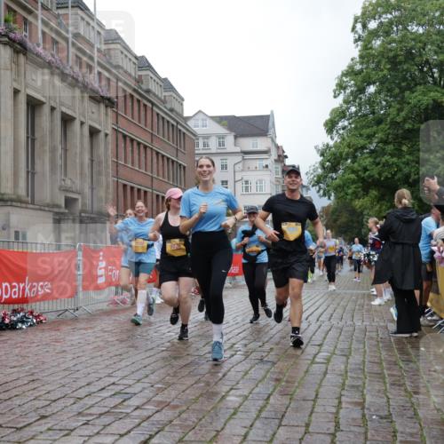 13.09.2026 - Kiel Lauf Yannick Fuchs http://msf.ph/oto/10425613 13.09.2026 11:02:46 Ziel 415, 1298, 2055, 3207, 3947, 4562, 4648, 4984, 4986, 5479, 5712, 6071, 6483, 6548, 7968, 8914, 10648, 11064, 11717, 484, 649, 935, 1693, 2299, 2322, 2895, 3102, 3414, 3443, 3670, 3968, 6375, 6878, 6998, 7005, 7389, 8036, 8218, 8517, 9732, 9738, 9745, 10020, 11135, 11256, 11261, 11301, 11384, 11546, 11942, 12085, 12578, 12640, 12697, 1095, 1635, 2796, 3513, 3635, 3912, 4478, 4781, 5046, 5998, 6768, 6934, 9070, 9108, 9663, 10165 meine-sportfotos.de