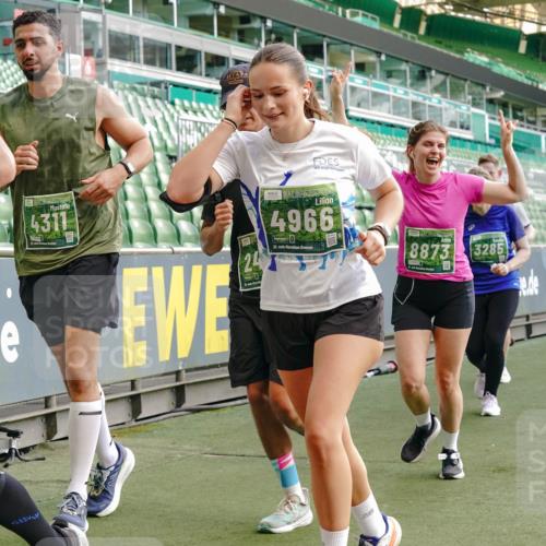 13.09.2026 - 21. swb-Marathon Bremen Michael Burmester http://msf.ph/oto/10425614 13.09.2026 13:24:44 Laufen im Stadion 137, 182, 213, 294, 324, 434, 505, 543, 548, 721, 723, 739, 743, 752, 815, 818, 966, 1273, 1410, 1463, 1471, 1491, 1504, 1515, 1561, 1597, 1598, 1830, 1944, 1953, 2059, 2095, 2211, 2252, 2267, 2271, 2286, 2312, 2323, 2354, 2445, 2465, 2483, 2495, 2497, 2503, 2506, 2554, 2571, 2591, 2644, 2752, 2768, 2776, 2833, 2878, 2896, 2936, 2968, 2981, 3005, 3142, 3211, 3259, 3282, 3288, 3289, 3292, 3298, 3306, 3312, 3329, 3364, 3381, 3390, 3395, 3447, 3770, 3819, 4466 meine-sportfotos.de