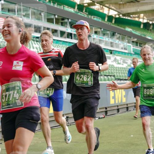 13.09.2026 - 21. swb-Marathon Bremen Michael Burmester http://msf.ph/oto/10425694 13.09.2026 13:01:54 Laufen im Stadion 150, 242, 282, 318, 440, 531, 687, 722, 930, 936, 946, 1006, 1067, 1163, 1250, 1436, 1448, 1582, 1896, 2033, 2047, 2062, 2292, 2345, 2364, 2370, 2378, 2409, 2427, 2485, 2490, 2491, 2560, 2561, 2627, 2638, 2658, 2666, 2668, 2700, 2708, 2781, 2967, 2987, 3013, 3044, 3163, 3164, 3168, 3173, 3187, 3248, 3258, 3294, 3334, 3372, 3374, 3375, 3385, 3392, 3524, 3526, 3527, 3603, 3642, 3667, 3721, 3774, 3806, 3852, 3856, 3893, 4000, 4506, 4558 meine-sportfotos.de