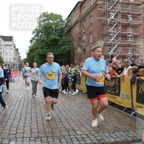 13.09.2026 - Kiel Lauf Yannick Fuchs http://msf.ph/oto/10425707 13.09.2026 09:46:16 Ziel 442, 3052, 3954, 5855, 5955, 6732, 7015, 7308, 8125, 10117, 10685, 10898, 11076, 11078, 11316, 12495, 557, 1415, 1418, 2127, 2482, 2788, 3025, 3142, 3301, 3974, 4413, 4569, 4909, 4910, 4918, 5234, 5511, 5757, 5829, 7202, 7572, 7911, 7924, 8244, 8611, 8859, 9841, 10036, 10142, 10203, 10392, 10445, 10719, 12374, 12841, 167, 181, 288, 3361, 6355, 6577, 6857, 7439, 9832, 10177, 10913, 10946, 11859, 11861, 12173, 12552, 12621, 1023, 3025, 8126 meine-sportfotos.de