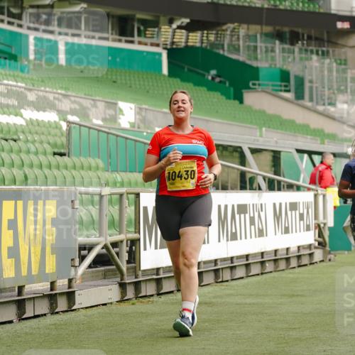 13.09.2026 - 21. swb-Marathon Bremen Michael Burmester http://msf.ph/oto/10425710 13.09.2026 10:48:21 Laufen im Stadion 10264, 10292, 10349, 10407, 10413, 10440, 10732, 10754, 10789, 10925, 10933, 11104, 11262, 11423, 11443, 11541, 11639, 11663, 11698, 11980, 12083, 12157, 12340, 12444, 12471, 12472, 12542, 12561, 10137, 10176, 10191, 10192, 10194, 10202, 10242, 10295, 10325, 10344, 10430, 10459, 10513, 10524, 10568, 10600, 10629, 10651, 10679, 10713, 10756, 10779, 10882, 10979, 10997, 10999, 11081, 11200, 11233, 11307, 11355, 12089, 12153, 12177, 12178 meine-sportfotos.de