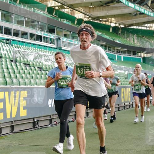 13.09.2026 - 21. swb-Marathon Bremen Michael Burmester http://msf.ph/oto/10425735 13.09.2026 13:24:47 Laufen im Stadion 137, 182, 213, 294, 324, 434, 505, 543, 548, 721, 723, 739, 743, 752, 815, 818, 966, 1273, 1410, 1463, 1471, 1491, 1504, 1515, 1561, 1597, 1598, 1830, 1944, 1953, 2058, 2059, 2095, 2211, 2252, 2267, 2271, 2286, 2308, 2312, 2323, 2354, 2445, 2465, 2483, 2495, 2497, 2503, 2506, 2554, 2571, 2591, 2644, 2752, 2768, 2776, 2833, 2878, 2896, 2936, 2968, 2981, 3005, 3142, 3211, 3259, 3282, 3288, 3289, 3292, 3298, 3306, 3312, 3329, 3364, 3381, 3390, 3395, 3447, 3770, 4466 meine-sportfotos.de