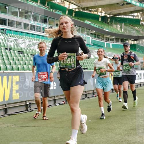13.09.2026 - 21. swb-Marathon Bremen Michael Burmester http://msf.ph/oto/10425750 13.09.2026 13:01:56 Laufen im Stadion 150, 242, 282, 318, 440, 531, 687, 722, 930, 936, 946, 1006, 1067, 1163, 1250, 1436, 1448, 1582, 1896, 2033, 2047, 2062, 2292, 2345, 2364, 2370, 2378, 2409, 2427, 2485, 2490, 2491, 2560, 2561, 2627, 2638, 2658, 2666, 2668, 2708, 2781, 2967, 2987, 3013, 3044, 3163, 3164, 3173, 3187, 3248, 3258, 3294, 3334, 3372, 3374, 3375, 3385, 3392, 3524, 3526, 3527, 3603, 3642, 3667, 3721, 3774, 3806, 3852, 3856, 3893, 4000, 4506, 4558 meine-sportfotos.de