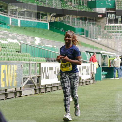 13.09.2026 - 21. swb-Marathon Bremen Michael Burmester http://msf.ph/oto/10425751 13.09.2026 10:48:25 Laufen im Stadion 10264, 10292, 10349, 10407, 10413, 10440, 10732, 10754, 10789, 10925, 11104, 11262, 11423, 11443, 11541, 11663, 11698, 11942, 11980, 12083, 12157, 12340, 12444, 12471, 12472, 12542, 12561, 10137, 10176, 10191, 10192, 10194, 10202, 10242, 10295, 10344, 10430, 10524, 10568, 10600, 10629, 10651, 10679, 10713, 10756, 10779, 10882, 10979, 10997, 10999, 11081, 11200, 11233, 11307, 11309, 11355, 11367, 12089, 12153, 12177, 12178 meine-sportfotos.de