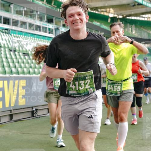13.09.2026 - 21. swb-Marathon Bremen Michael Burmester http://msf.ph/oto/10425773 13.09.2026 13:24:48 Laufen im Stadion 137, 182, 213, 294, 324, 434, 505, 543, 548, 721, 723, 739, 743, 752, 815, 818, 966, 1273, 1410, 1459, 1463, 1471, 1491, 1504, 1515, 1561, 1597, 1598, 1830, 1944, 1953, 2058, 2059, 2095, 2211, 2252, 2267, 2271, 2286, 2308, 2312, 2323, 2354, 2445, 2465, 2483, 2495, 2497, 2503, 2506, 2554, 2571, 2591, 2644, 2752, 2768, 2776, 2833, 2878, 2896, 2936, 2968, 2981, 3005, 3142, 3211, 3259, 3282, 3288, 3289, 3292, 3298, 3306, 3312, 3329, 3364, 3381, 3390, 3395, 3447, 3770, 4466 meine-sportfotos.de