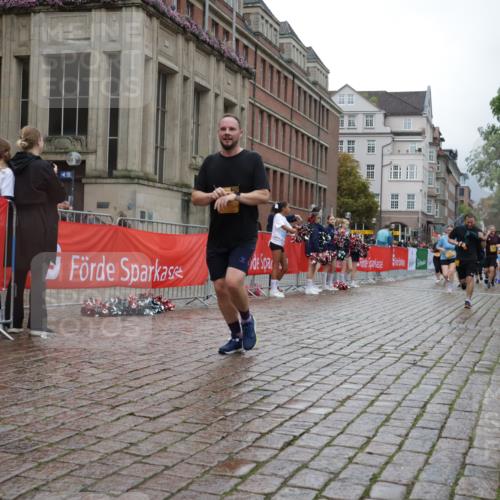 13.09.2026 - Kiel Lauf Yannick Fuchs http://msf.ph/oto/10425781 13.09.2026 11:03:07 Ziel 986, 1635, 2796, 2975, 3513, 3621, 3635, 3912, 4478, 4757, 4781, 5046, 5998, 6669, 6768, 8782, 9063, 9070, 9202, 9663, 9819, 10664, 10999, 11736, 11846, 12550, 415, 1095, 1298, 2055, 3207, 3670, 3947, 3968, 4562, 4648, 4984, 4986, 5479, 5712, 6071, 6375, 6483, 6548, 6934, 6969, 6974, 7968, 8084, 8914, 9108, 9745, 10165, 10648, 11064, 11255, 11717, 697, 1923, 2254, 2846, 2878, 4074, 4658, 4854, 5893, 6224, 6319, 7282, 7656, 8130, 8136, 8204, 3670 meine-sportfotos.de