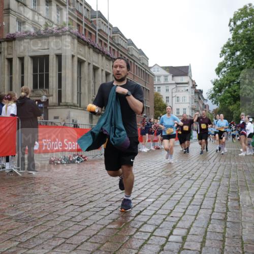 13.09.2026 - Kiel Lauf Yannick Fuchs http://msf.ph/oto/10425796 13.09.2026 11:03:11 Ziel 986, 1635, 1923, 2975, 3621, 3635, 3912, 4757, 5893, 5998, 6319, 6669, 6768, 8130, 8136, 8204, 8782, 9059, 9063, 9070, 9202, 9663, 9819, 12550, 415, 1095, 1298, 1635, 2055, 2796, 3207, 3513, 3947, 4478, 4562, 4648, 4781, 4984, 4986, 5046, 5479, 5712, 6071, 6483, 6548, 6934, 6969, 6974, 7968, 8084, 8914, 9108, 10165, 10648, 10664, 10999, 11064, 11255, 11717, 11736, 11846, 697, 2254, 2724, 2846, 2878, 3744, 4074, 4658, 4854, 6224, 6341, 7282, 7656, 3670 meine-sportfotos.de