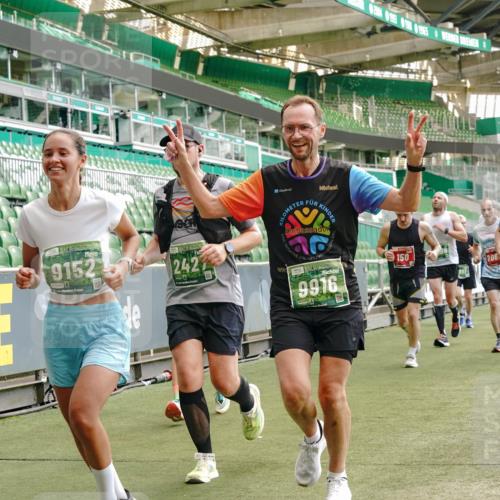 13.09.2026 - 21. swb-Marathon Bremen Michael Burmester http://msf.ph/oto/10425804 13.09.2026 13:01:57 Laufen im Stadion 150, 242, 282, 318, 440, 531, 687, 722, 930, 936, 946, 1006, 1067, 1163, 1250, 1436, 1448, 1582, 1896, 2033, 2047, 2062, 2292, 2345, 2364, 2370, 2378, 2409, 2427, 2485, 2490, 2491, 2560, 2561, 2627, 2638, 2658, 2666, 2668, 2708, 2781, 2967, 2987, 3013, 3044, 3163, 3164, 3173, 3187, 3248, 3258, 3294, 3334, 3372, 3374, 3375, 3385, 3392, 3524, 3526, 3527, 3576, 3603, 3642, 3667, 3721, 3774, 3806, 3852, 3856, 3893, 4000, 4506, 4558 meine-sportfotos.de