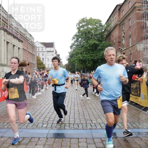 13.09.2026 - Kiel Lauf Yannick Fuchs http://msf.ph/oto/10425865 13.09.2026 09:46:25 Ziel 167, 181, 442, 3361, 3954, 5955, 6857, 9832, 10117, 10913, 11316, 11859, 11861, 12495, 12621, 557, 1415, 1418, 2127, 2482, 3052, 3142, 3301, 3954, 4909, 4910, 4918, 5234, 5757, 5829, 5855, 5955, 6732, 7015, 7308, 7911, 7924, 8125, 8244, 8611, 8859, 10036, 10203, 10685, 10719, 10898, 11076, 11078, 12374, 12841, 288, 2527, 3033, 3035, 4906, 6048, 6355, 6577, 7439, 7675, 7754, 8887, 8929, 8994, 10177, 10946, 12173, 12552, 557, 2127, 2788, 3142, 3301, 3974, 5757 meine-sportfotos.de
