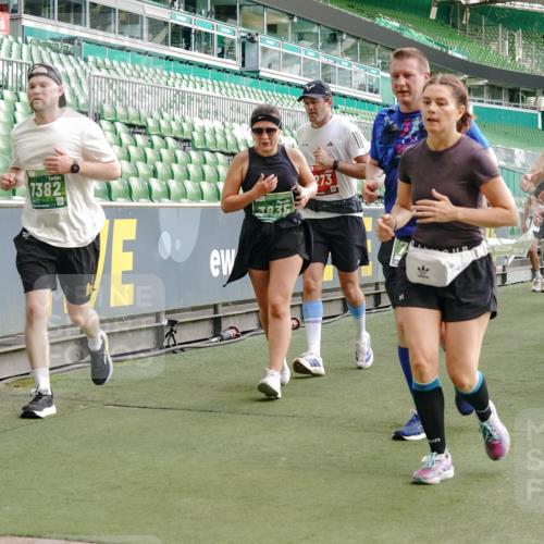 13.09.2026 - 21. swb-Marathon Bremen Michael Burmester http://msf.ph/oto/10425873 13.09.2026 13:24:52 Laufen im Stadion 137, 182, 213, 294, 324, 434, 505, 543, 548, 721, 723, 739, 743, 752, 815, 818, 966, 1273, 1410, 1443, 1459, 1463, 1471, 1491, 1504, 1515, 1561, 1597, 1598, 1830, 1944, 1953, 2058, 2059, 2095, 2211, 2252, 2267, 2271, 2286, 2308, 2312, 2323, 2354, 2445, 2465, 2483, 2495, 2497, 2503, 2506, 2554, 2571, 2591, 2644, 2752, 2762, 2768, 2776, 2833, 2878, 2896, 2936, 2968, 2981, 3005, 3142, 3211, 3259, 3282, 3288, 3289, 3292, 3298, 3306, 3312, 3329, 3364, 3381, 3390, 3395, 3770 meine-sportfotos.de