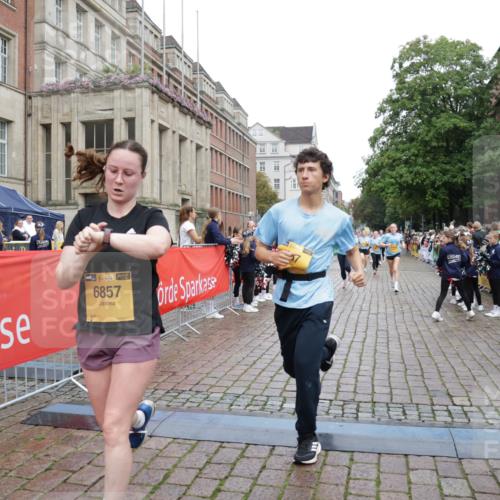 13.09.2026 - Kiel Lauf Yannick Fuchs http://msf.ph/oto/10425874 13.09.2026 09:46:26 Ziel 167, 181, 442, 3361, 6577, 6857, 9832, 10117, 10913, 11316, 11859, 11861, 12173, 12495, 12621, 442, 557, 1415, 1418, 2127, 2482, 3052, 3142, 3301, 3954, 4909, 4910, 4918, 5234, 5757, 5829, 5855, 5955, 6732, 7015, 7308, 7911, 7924, 8125, 8244, 8611, 8859, 10203, 10685, 10719, 10898, 11076, 11078, 12374, 12841, 288, 2527, 3033, 3035, 4906, 6048, 6355, 7190, 7213, 7439, 7675, 7754, 8409, 8887, 8929, 8994, 10177, 10946, 12552, 557, 1418, 2127, 2788, 3142, 3301, 3974, 5757 meine-sportfotos.de