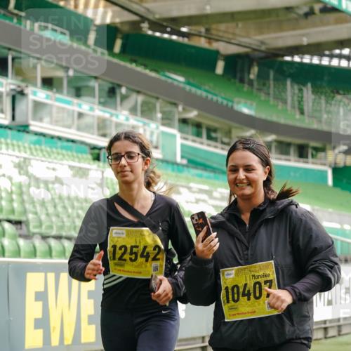 13.09.2026 - 21. swb-Marathon Bremen Michael Burmester http://msf.ph/oto/10425910 13.09.2026 10:48:35 Laufen im Stadion 10264, 10292, 10407, 10413, 10440, 10732, 10754, 10789, 10925, 11104, 11254, 11262, 11423, 11443, 11541, 11663, 11698, 11851, 11942, 11980, 12083, 12157, 12340, 12444, 12471, 12472, 12542, 12561, 10137, 10176, 10191, 10192, 10194, 10202, 10242, 10295, 10344, 10430, 10472, 10524, 10568, 10600, 10629, 10651, 10679, 10713, 10779, 10979, 10999, 11081, 11181, 11200, 11233, 11307, 11309, 11355, 11367, 11709, 11821, 12089, 12153, 12177, 12178 meine-sportfotos.de