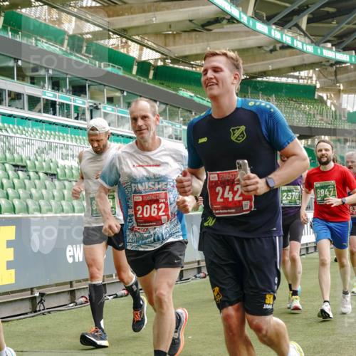 13.09.2026 - 21. swb-Marathon Bremen Michael Burmester http://msf.ph/oto/10425913 13.09.2026 13:02:01 Laufen im Stadion 150, 242, 282, 318, 440, 531, 687, 722, 930, 936, 946, 1006, 1067, 1163, 1250, 1436, 1448, 1582, 1896, 2033, 2047, 2062, 2276, 2292, 2345, 2364, 2370, 2378, 2409, 2427, 2485, 2490, 2491, 2560, 2561, 2627, 2638, 2658, 2666, 2668, 2708, 2779, 2781, 2967, 2987, 3013, 3044, 3114, 3163, 3164, 3173, 3187, 3248, 3258, 3294, 3334, 3372, 3374, 3375, 3385, 3392, 3496, 3524, 3526, 3527, 3576, 3603, 3642, 3667, 3721, 3806, 3852, 3893, 4000, 4506, 4558 meine-sportfotos.de
