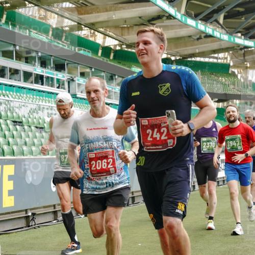13.09.2026 - 21. swb-Marathon Bremen Michael Burmester http://msf.ph/oto/10425925 13.09.2026 13:02:01 Laufen im Stadion 150, 242, 282, 318, 440, 531, 687, 722, 930, 936, 946, 1006, 1067, 1163, 1250, 1436, 1448, 1582, 1896, 2033, 2047, 2062, 2276, 2292, 2345, 2364, 2370, 2378, 2409, 2427, 2485, 2490, 2491, 2560, 2561, 2627, 2638, 2658, 2666, 2668, 2708, 2779, 2781, 2967, 2987, 3013, 3044, 3114, 3163, 3164, 3173, 3187, 3248, 3258, 3294, 3334, 3372, 3374, 3375, 3385, 3392, 3496, 3524, 3526, 3527, 3576, 3603, 3642, 3667, 3721, 3806, 3852, 3893, 4000, 4506, 4558 meine-sportfotos.de