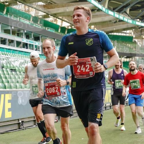 13.09.2026 - 21. swb-Marathon Bremen Michael Burmester http://msf.ph/oto/10425936 13.09.2026 13:02:02 Laufen im Stadion 150, 242, 282, 318, 440, 531, 687, 722, 930, 936, 946, 1006, 1067, 1163, 1250, 1436, 1448, 1582, 1896, 2033, 2047, 2062, 2276, 2292, 2345, 2364, 2370, 2378, 2409, 2485, 2490, 2491, 2560, 2561, 2627, 2638, 2658, 2666, 2668, 2708, 2779, 2781, 2967, 2987, 3013, 3044, 3114, 3163, 3164, 3173, 3187, 3248, 3258, 3294, 3334, 3372, 3374, 3375, 3385, 3392, 3496, 3524, 3526, 3527, 3576, 3585, 3603, 3642, 3667, 3721, 3806, 3852, 3893, 4000, 4506, 4558 meine-sportfotos.de