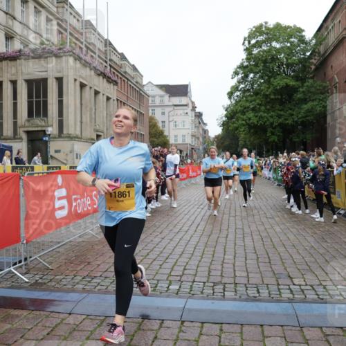 13.09.2026 - Kiel Lauf Yannick Fuchs http://msf.ph/oto/10425965 13.09.2026 09:46:31 Ziel 167, 181, 288, 3361, 6355, 6577, 6857, 7439, 9832, 10177, 10913, 10946, 11859, 11861, 12173, 12495, 12552, 12621, 442, 1415, 2482, 3052, 3954, 4909, 4910, 4918, 5234, 5855, 5955, 6732, 7015, 7308, 7911, 7924, 8125, 8244, 8611, 8859, 10117, 10203, 10685, 10719, 10898, 11076, 11078, 11316, 12495, 2527, 3033, 3035, 3808, 4087, 4906, 6048, 6638, 7190, 7213, 7446, 7675, 7754, 7921, 8409, 8887, 8929, 8994, 10322, 12725, 557, 1418, 2127, 3142, 3301, 5757, 5829, 7911, 7924 meine-sportfotos.de