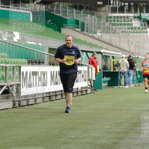 13.09.2026 - 21. swb-Marathon Bremen Michael Burmester http://msf.ph/oto/10425967 13.09.2026 10:48:52 Laufen im Stadion 10264, 10292, 10407, 10413, 10440, 10732, 10754, 10789, 10925, 11104, 11254, 11262, 11423, 11443, 11541, 11663, 11698, 11712, 11851, 11942, 11980, 12083, 12340, 12444, 12471, 12472, 12542, 12561, 10137, 10176, 10191, 10192, 10194, 10202, 10242, 10344, 10430, 10472, 10524, 10568, 10600, 10651, 10679, 10713, 10979, 11050, 11081, 11181, 11200, 11244, 11309, 11367, 11574, 11709, 11760, 11821, 12089, 12153, 12177, 12178 meine-sportfotos.de