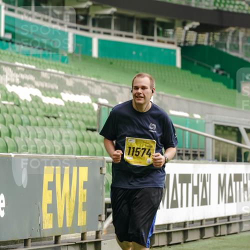 13.09.2026 - 21. swb-Marathon Bremen Michael Burmester http://msf.ph/oto/10425983 13.09.2026 10:48:54 Laufen im Stadion 10264, 10292, 10407, 10413, 10440, 10732, 10754, 10789, 10925, 11104, 11254, 11262, 11423, 11443, 11541, 11663, 11698, 11712, 11851, 11942, 11980, 12083, 12340, 12444, 12471, 12472, 12542, 12561, 10137, 10176, 10191, 10192, 10194, 10202, 10242, 10344, 10430, 10472, 10524, 10568, 10600, 10651, 10679, 10713, 10979, 11050, 11081, 11181, 11200, 11244, 11309, 11367, 11574, 11709, 11760, 11821, 12089, 12153, 12177, 12178 meine-sportfotos.de