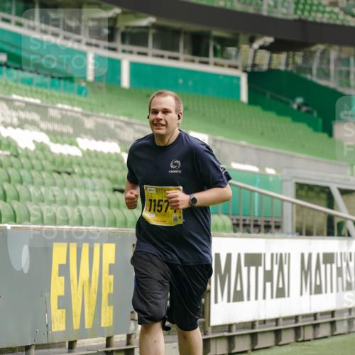 13.09.2026 - 21. swb-Marathon Bremen Michael Burmester http://msf.ph/oto/10425999 13.09.2026 10:48:54 Laufen im Stadion 10264, 10292, 10407, 10413, 10440, 10732, 10754, 10789, 10925, 11104, 11254, 11262, 11423, 11443, 11541, 11663, 11698, 11712, 11851, 11942, 11980, 12083, 12340, 12444, 12471, 12472, 12542, 12561, 10137, 10176, 10191, 10192, 10194, 10202, 10242, 10344, 10430, 10472, 10524, 10568, 10600, 10651, 10679, 10713, 10979, 11050, 11081, 11181, 11200, 11244, 11309, 11367, 11574, 11709, 11760, 11821, 12089, 12153, 12177, 12178 meine-sportfotos.de