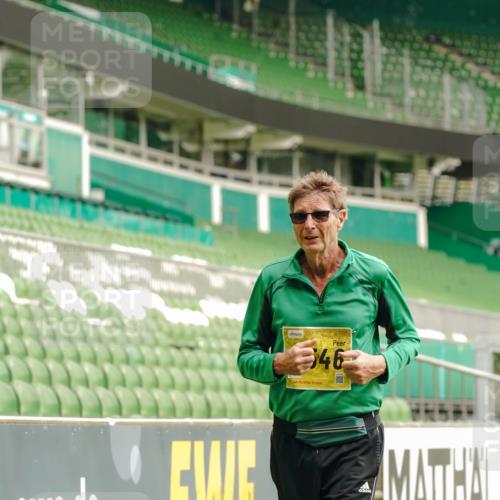 13.09.2026 - 21. swb-Marathon Bremen Michael Burmester http://msf.ph/oto/10426027 13.09.2026 10:49:01 Laufen im Stadion 10264, 10292, 10407, 10413, 10440, 10732, 10754, 10789, 10925, 11104, 11254, 11262, 11423, 11443, 11541, 11663, 11698, 11712, 11851, 11942, 11980, 12083, 12340, 12440, 12444, 12471, 12472, 12542, 12561, 10137, 10191, 10192, 10194, 10202, 10242, 10344, 10430, 10472, 10524, 10568, 10600, 10651, 10679, 10713, 10979, 11050, 11081, 11181, 11200, 11244, 11296, 11309, 11367, 11529, 11546, 11574, 11675, 11709, 11760, 11821, 12089, 12153, 12177, 12178 meine-sportfotos.de