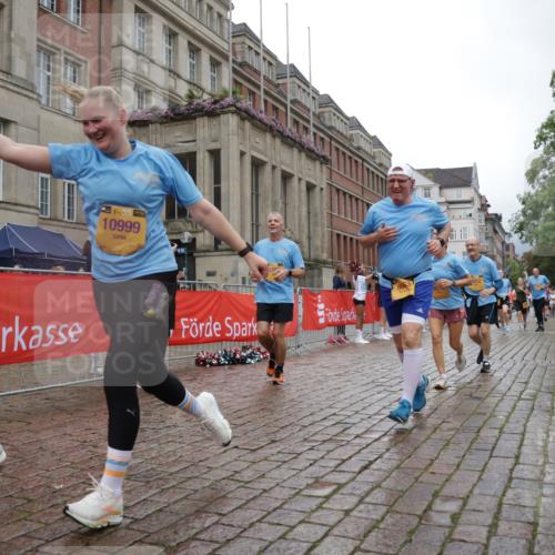 13.09.2026 - Kiel Lauf Yannick Fuchs http://msf.ph/oto/10426034 13.09.2026 11:03:35 Ziel 1698, 2724, 3049, 3155, 3744, 4074, 4854, 5588, 5820, 6341, 6524, 6525, 6953, 8946, 9331, 9363, 12650, 697, 986, 1635, 1923, 2254, 2846, 2878, 2975, 3621, 3635, 3912, 4478, 4658, 4757, 5893, 5998, 6224, 6319, 6669, 6768, 7282, 7656, 8130, 8136, 8204, 8288, 8782, 9059, 9063, 9070, 9202, 9614, 9663, 9819, 10806, 10999, 11736, 12550, 643, 1089, 1505, 1699, 2262, 2807, 2930, 5377, 7205, 7413, 9180, 9581, 9955, 10856, 11172, 11930, 1095, 1635, 2796, 3513, 6934 meine-sportfotos.de