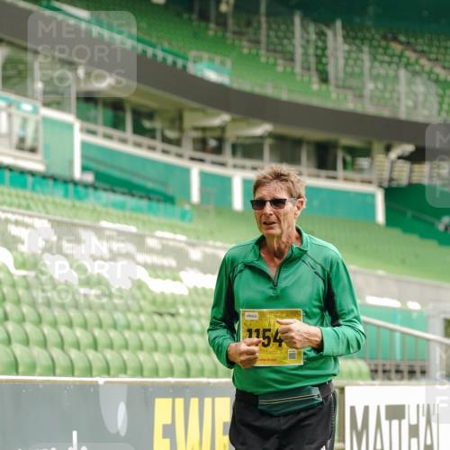 13.09.2026 - 21. swb-Marathon Bremen Michael Burmester http://msf.ph/oto/10426036 13.09.2026 10:49:01 Laufen im Stadion 10264, 10292, 10407, 10413, 10440, 10732, 10754, 10789, 10925, 11104, 11254, 11262, 11423, 11443, 11541, 11663, 11698, 11712, 11851, 11942, 11980, 12083, 12340, 12440, 12444, 12471, 12472, 12542, 12561, 10137, 10191, 10192, 10194, 10202, 10242, 10344, 10430, 10472, 10524, 10568, 10600, 10651, 10679, 10713, 10979, 11050, 11081, 11181, 11200, 11244, 11296, 11309, 11367, 11529, 11546, 11574, 11675, 11709, 11760, 11821, 12089, 12153, 12177, 12178 meine-sportfotos.de