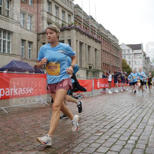 13.09.2026 - Kiel Lauf Yannick Fuchs http://msf.ph/oto/10426052 13.09.2026 11:03:37 Ziel 1698, 2724, 3049, 3155, 3744, 4074, 4854, 5588, 5820, 6341, 6524, 6525, 6953, 8946, 9331, 9363, 9955, 12650, 697, 986, 1923, 2254, 2846, 2878, 2975, 3621, 3635, 3912, 4074, 4658, 4757, 4854, 5893, 5998, 6224, 6319, 6669, 6768, 6953, 7282, 7656, 8130, 8136, 8204, 8288, 8782, 8946, 9059, 9063, 9070, 9202, 9614, 9663, 9819, 10806, 12550, 643, 1089, 1505, 1699, 2262, 2807, 2930, 3120, 5377, 7205, 7413, 7764, 9180, 9581, 10567, 10856, 11172, 11930, 1095, 1635, 2796, 3513, 3635 meine-sportfotos.de