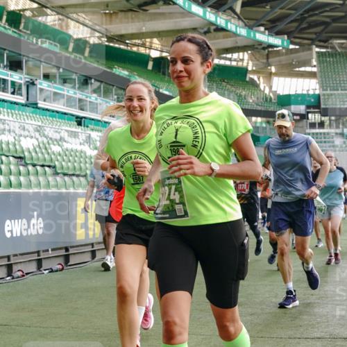 13.09.2026 - 21. swb-Marathon Bremen Michael Burmester http://msf.ph/oto/10426083 13.09.2026 13:24:58 Laufen im Stadion 137, 182, 213, 294, 324, 434, 505, 543, 548, 721, 723, 739, 743, 752, 815, 818, 966, 1273, 1410, 1443, 1459, 1463, 1471, 1491, 1504, 1515, 1561, 1597, 1598, 1830, 1944, 1953, 2058, 2059, 2095, 2211, 2252, 2267, 2271, 2286, 2298, 2308, 2312, 2323, 2354, 2445, 2465, 2483, 2495, 2497, 2503, 2506, 2554, 2571, 2591, 2644, 2752, 2762, 2768, 2776, 2833, 2878, 2896, 2936, 2968, 2981, 3005, 3142, 3211, 3259, 3282, 3288, 3289, 3298, 3306, 3312, 3329, 3364, 3381, 3390, 3395 meine-sportfotos.de