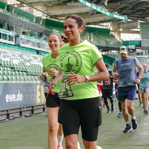 13.09.2026 - 21. swb-Marathon Bremen Michael Burmester http://msf.ph/oto/10426092 13.09.2026 13:24:58 Laufen im Stadion 137, 182, 213, 294, 324, 434, 505, 543, 548, 721, 723, 739, 743, 752, 815, 818, 966, 1273, 1410, 1443, 1459, 1463, 1471, 1491, 1504, 1515, 1561, 1597, 1598, 1830, 1944, 1953, 2058, 2059, 2095, 2211, 2252, 2267, 2271, 2286, 2298, 2308, 2312, 2323, 2354, 2445, 2465, 2483, 2495, 2497, 2503, 2506, 2554, 2571, 2591, 2644, 2752, 2762, 2768, 2776, 2833, 2878, 2896, 2936, 2968, 2981, 3005, 3142, 3211, 3259, 3282, 3288, 3289, 3298, 3306, 3312, 3329, 3364, 3381, 3390, 3395 meine-sportfotos.de
