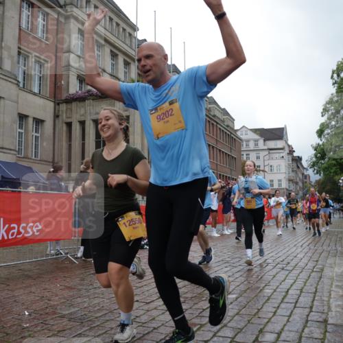 13.09.2026 - Kiel Lauf Yannick Fuchs http://msf.ph/oto/10426102 13.09.2026 11:03:41 Ziel 643, 1505, 1698, 3049, 3155, 5377, 5588, 5820, 6524, 6525, 9331, 9363, 9581, 9955, 12650, 697, 986, 1923, 2254, 2724, 2846, 2878, 2975, 3621, 3744, 4074, 4658, 4757, 4854, 5893, 5998, 6224, 6319, 6341, 6669, 6953, 7282, 7656, 8130, 8136, 8204, 8288, 8782, 8946, 9059, 9063, 9202, 9614, 9819, 10806, 12550, 1089, 1699, 2262, 2807, 2930, 3120, 7205, 7413, 7764, 8107, 9180, 10567, 10856, 11172, 11381, 11930, 12465, 986, 1635, 3621, 3635, 5998, 8782 meine-sportfotos.de