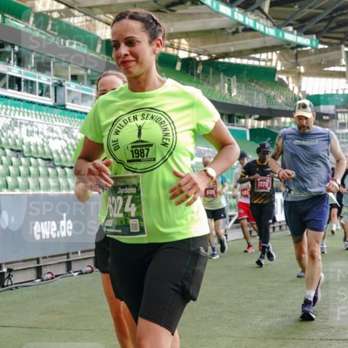 13.09.2026 - 21. swb-Marathon Bremen Michael Burmester http://msf.ph/oto/10426113 13.09.2026 13:24:58 Laufen im Stadion 137, 182, 213, 294, 324, 434, 505, 543, 548, 721, 723, 739, 743, 752, 815, 818, 966, 1273, 1410, 1443, 1459, 1463, 1471, 1491, 1504, 1515, 1561, 1597, 1598, 1830, 1944, 1953, 2058, 2059, 2095, 2211, 2252, 2267, 2271, 2286, 2298, 2308, 2312, 2323, 2354, 2445, 2465, 2483, 2495, 2497, 2503, 2506, 2554, 2571, 2591, 2644, 2752, 2762, 2768, 2776, 2833, 2878, 2896, 2936, 2968, 2981, 3005, 3142, 3211, 3259, 3282, 3288, 3289, 3298, 3306, 3312, 3329, 3364, 3381, 3390, 3395 meine-sportfotos.de