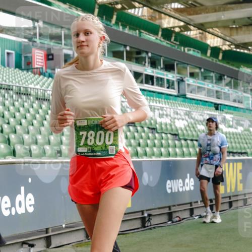 13.09.2026 - 21. swb-Marathon Bremen Michael Burmester http://msf.ph/oto/10426143 13.09.2026 13:24:59 Laufen im Stadion 137, 182, 213, 294, 324, 505, 543, 548, 721, 723, 739, 743, 752, 815, 818, 966, 1273, 1410, 1443, 1459, 1463, 1471, 1491, 1504, 1515, 1561, 1597, 1598, 1830, 1944, 1953, 2058, 2059, 2095, 2211, 2252, 2267, 2271, 2286, 2298, 2308, 2312, 2323, 2354, 2445, 2465, 2483, 2495, 2497, 2503, 2506, 2554, 2571, 2591, 2644, 2752, 2762, 2768, 2776, 2833, 2878, 2896, 2936, 2968, 2981, 3005, 3142, 3211, 3259, 3282, 3288, 3289, 3298, 3306, 3312, 3329, 3364, 3381, 3390, 3395 meine-sportfotos.de