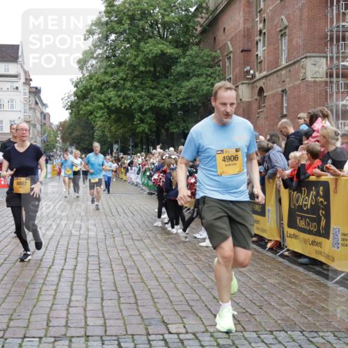 13.09.2026 - Kiel Lauf Yannick Fuchs http://msf.ph/oto/10426161 13.09.2026 09:46:44 Ziel 288, 2527, 3033, 3035, 3808, 4087, 4906, 6048, 6638, 7190, 7213, 7446, 7675, 7754, 8409, 8887, 8929, 8994, 12552, 12725, 167, 181, 442, 3052, 3361, 3954, 5855, 5955, 6355, 6577, 6857, 7015, 7308, 7439, 8125, 9832, 10117, 10177, 10913, 10946, 11076, 11078, 11316, 11859, 11861, 12173, 12495, 12621, 1402, 2718, 2759, 2779, 4238, 4940, 5217, 5351, 6074, 6207, 7731, 7921, 9141, 9385, 10009, 10301, 10322, 10731, 12622, 2482, 8125 meine-sportfotos.de
