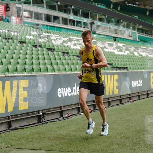 13.09.2026 - 21. swb-Marathon Bremen Michael Burmester http://msf.ph/oto/10426170 13.09.2026 10:16:13 Laufen im Stadion 10597, 12272, 13501, 13515, 13517, 13525, 13542, 13547, 13567, 13623, 13627, 13635 meine-sportfotos.de
