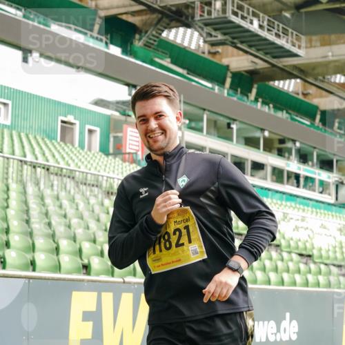 13.09.2026 - 21. swb-Marathon Bremen Michael Burmester http://msf.ph/oto/10426180 13.09.2026 10:49:14 Laufen im Stadion 10264, 10292, 10407, 10413, 10440, 10710, 10732, 10754, 10789, 10925, 11254, 11262, 11423, 11443, 11541, 11698, 11712, 11851, 11942, 11980, 12083, 12440, 12444, 12471, 12472, 12542, 12561, 10137, 10161, 10194, 10202, 10242, 10344, 10430, 10472, 10524, 10535, 10568, 10600, 10651, 10679, 10713, 10895, 10979, 11050, 11081, 11181, 11200, 11244, 11296, 11309, 11367, 11457, 11529, 11530, 11546, 11574, 11675, 11709, 11760, 11821, 12089, 12153, 12177, 12178 meine-sportfotos.de