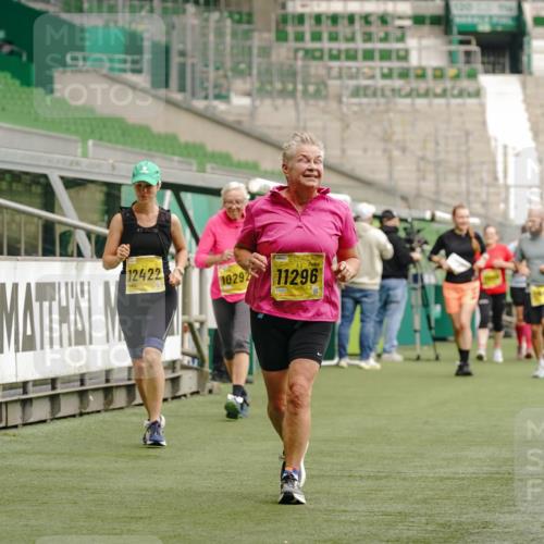 13.09.2026 - 21. swb-Marathon Bremen Michael Burmester http://msf.ph/oto/10426201 13.09.2026 10:49:24 Laufen im Stadion 10292, 10407, 10413, 10440, 10710, 10732, 10754, 10789, 10925, 11031, 11254, 11423, 11541, 11698, 11712, 11780, 11851, 11942, 11980, 12083, 12440, 12471, 12472, 12542, 12561, 10137, 10161, 10194, 10202, 10242, 10344, 10430, 10472, 10524, 10535, 10568, 10600, 10651, 10679, 10713, 10895, 10970, 10979, 11050, 11081, 11181, 11200, 11244, 11296, 11309, 11367, 11457, 11529, 11530, 11546, 11574, 11675, 11709, 11760, 11821, 12089, 12153, 12177, 12178 meine-sportfotos.de