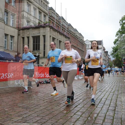 13.09.2026 - Kiel Lauf Yannick Fuchs http://msf.ph/oto/10426222 13.09.2026 11:03:52 Ziel 643, 1089, 1505, 1699, 2262, 2807, 2930, 3120, 5377, 7205, 7413, 7764, 9180, 9581, 10567, 10856, 11172, 11930, 697, 1698, 2254, 2724, 2846, 2878, 3049, 3155, 3744, 4074, 4658, 4854, 5588, 5820, 6224, 6341, 6524, 6525, 6953, 7282, 7656, 8288, 8946, 9331, 9363, 9614, 9955, 10806, 12650, 978, 1902, 1906, 2062, 3378, 4936, 5007, 5008, 7016, 8107, 10130, 11151, 11152, 11381, 12465, 1923, 2254, 2975, 4658, 4757, 5893, 6224, 6319, 6669 meine-sportfotos.de