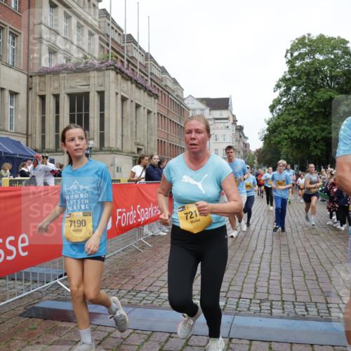 13.09.2026 - Kiel Lauf Yannick Fuchs http://msf.ph/oto/10426248 13.09.2026 09:46:49 Ziel 2527, 2718, 3808, 4087, 4906, 6048, 6207, 6638, 7190, 7213, 7446, 7921, 8409, 8887, 8994, 9141, 10322, 12725, 167, 181, 288, 442, 3033, 3035, 3361, 3954, 5855, 5955, 6355, 6577, 6857, 7308, 7439, 7675, 7754, 8929, 9832, 10117, 10177, 10913, 10946, 11316, 11859, 11861, 12173, 12495, 12552, 12621, 1402, 2759, 2779, 4238, 4940, 5217, 5351, 6074, 7461, 7731, 9385, 10009, 10224, 10301, 10731, 10742, 10744, 11862, 12622, 442, 3052, 3954, 5855, 8125 meine-sportfotos.de