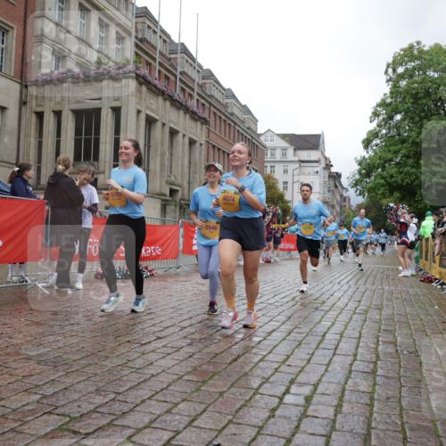 13.09.2026 - Kiel Lauf Yannick Fuchs http://msf.ph/oto/10426271 13.09.2026 11:04:00 Ziel 1089, 1699, 1902, 1906, 2262, 2930, 3120, 3378, 5007, 5008, 7205, 7413, 7764, 8107, 9180, 10567, 10856, 11381, 12465, 643, 1089, 1505, 1698, 2724, 2807, 3049, 3155, 3744, 4074, 4854, 5377, 5588, 5820, 6341, 6524, 6525, 6953, 8946, 9331, 9363, 9581, 9955, 11172, 11930, 12650, 460, 978, 1204, 1316, 2062, 2654, 3195, 3336, 3961, 3963, 4936, 5806, 6092, 6310, 7016, 7451, 8835, 10130, 10776, 11151, 11152, 11856, 697, 2254, 2846, 2878, 4074, 4658, 6224 meine-sportfotos.de