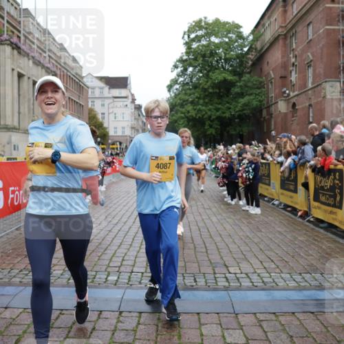 13.09.2026 - Kiel Lauf Yannick Fuchs http://msf.ph/oto/10426286 13.09.2026 09:46:52 Ziel 1402, 2527, 2718, 2779, 3808, 4087, 6207, 6638, 7190, 7213, 7446, 7921, 8409, 8887, 8994, 9141, 9385, 10301, 10322, 10731, 12725, 167, 181, 288, 3033, 3035, 3361, 4906, 6048, 6355, 6577, 6857, 7439, 7675, 7754, 8887, 8929, 9832, 10117, 10177, 10913, 10946, 11316, 11859, 11861, 12173, 12495, 12552, 12621, 2587, 2759, 4238, 4940, 5217, 5351, 6074, 7461, 7731, 9091, 10009, 10224, 10742, 10744, 11862, 11964, 12622, 442, 3052, 3954, 5855, 8125 meine-sportfotos.de