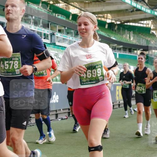 13.09.2026 - 21. swb-Marathon Bremen Michael Burmester http://msf.ph/oto/10426306 13.09.2026 13:25:05 Laufen im Stadion 137, 182, 213, 294, 324, 505, 530, 543, 548, 645, 721, 723, 739, 743, 752, 815, 818, 966, 1273, 1410, 1443, 1459, 1463, 1471, 1487, 1491, 1504, 1515, 1561, 1597, 1598, 1744, 1828, 1830, 1944, 1953, 2058, 2059, 2095, 2211, 2252, 2267, 2271, 2286, 2298, 2308, 2312, 2323, 2354, 2445, 2465, 2483, 2495, 2497, 2503, 2506, 2554, 2571, 2591, 2644, 2752, 2762, 2768, 2776, 2833, 2878, 2896, 2981, 3005, 3097, 3142, 3211, 3259, 3288, 3289, 3298, 3306, 3312, 3329, 3364, 3381, 3390 meine-sportfotos.de