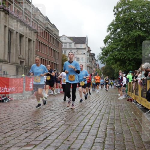 13.09.2026 - Kiel Lauf Yannick Fuchs http://msf.ph/oto/10426370 13.09.2026 11:04:12 Ziel 460, 978, 1204, 1316, 1902, 1906, 2062, 2654, 3336, 3378, 3961, 3963, 4936, 5007, 5008, 5806, 6092, 7016, 7451, 10130, 10776, 11151, 11152, 11856, 643, 1089, 1505, 1699, 1902, 1906, 2262, 2807, 2930, 3049, 3120, 5377, 5588, 5820, 7205, 7413, 7764, 8107, 9180, 9331, 9581, 9955, 10567, 10856, 11172, 11381, 11930, 12465, 567, 1554, 2298, 2662, 2750, 2758, 3140, 3141, 3195, 4155, 4870, 6010, 6310, 6962, 6963, 7157, 7686, 8835, 8956, 9067, 9806, 9980, 9987, 11050, 12826 meine-sportfotos.de