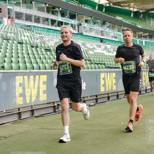 13.09.2026 - 21. swb-Marathon Bremen Michael Burmester http://msf.ph/oto/10426384 13.09.2026 13:02:09 Laufen im Stadion 150, 242, 282, 318, 440, 531, 687, 722, 930, 936, 946, 1006, 1067, 1163, 1250, 1436, 1448, 1582, 1896, 2033, 2047, 2062, 2276, 2292, 2345, 2364, 2370, 2378, 2409, 2421, 2485, 2490, 2491, 2560, 2561, 2627, 2638, 2658, 2666, 2668, 2779, 2781, 2900, 2967, 2987, 3013, 3044, 3114, 3163, 3164, 3187, 3248, 3258, 3294, 3334, 3372, 3374, 3375, 3385, 3392, 3496, 3524, 3526, 3527, 3576, 3585, 3603, 3667, 3721, 3806, 3852, 3893, 3938, 3983, 4000, 4133, 4506, 4558 meine-sportfotos.de