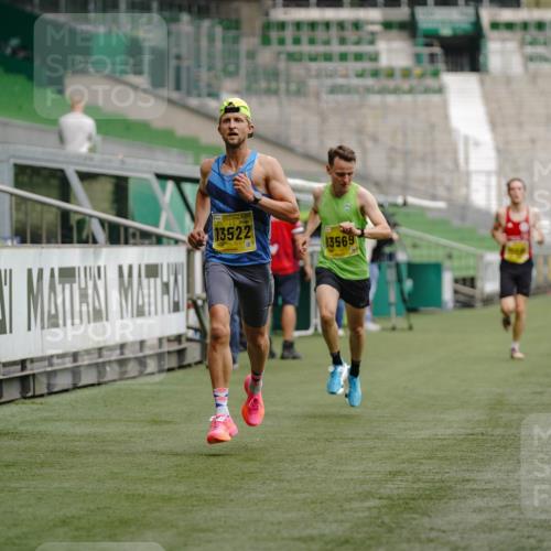 13.09.2026 - 21. swb-Marathon Bremen Michael Burmester http://msf.ph/oto/10426395 13.09.2026 10:16:41 Laufen im Stadion 10597, 12272, 13501, 13510, 13515, 13517, 13522, 13525, 13542, 13547, 13567, 13569, 13576, 13579, 13623, 13627, 13635 meine-sportfotos.de