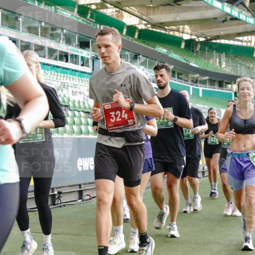 13.09.2026 - 21. swb-Marathon Bremen Michael Burmester http://msf.ph/oto/10426400 13.09.2026 13:25:09 Laufen im Stadion 137, 182, 213, 294, 324, 505, 530, 543, 548, 645, 721, 723, 739, 743, 752, 815, 818, 966, 1273, 1410, 1443, 1459, 1463, 1471, 1487, 1491, 1504, 1515, 1561, 1597, 1598, 1744, 1828, 1830, 1944, 1953, 2058, 2059, 2095, 2211, 2252, 2267, 2271, 2286, 2298, 2308, 2312, 2323, 2354, 2465, 2483, 2497, 2503, 2506, 2554, 2571, 2591, 2644, 2752, 2762, 2776, 2833, 2878, 2896, 2981, 3005, 3062, 3097, 3142, 3172, 3211, 3259, 3288, 3289, 3298, 3306, 3312, 3329, 3364, 3381, 3390 meine-sportfotos.de