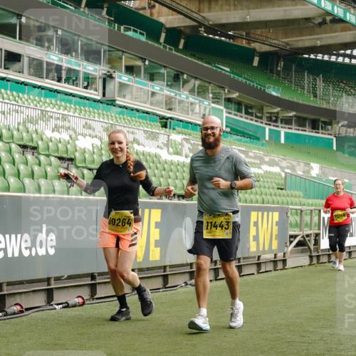 13.09.2026 - 21. swb-Marathon Bremen Michael Burmester http://msf.ph/oto/10426405 13.09.2026 10:49:41 Laufen im Stadion 10407, 10413, 10627, 10667, 10710, 10754, 11031, 11254, 11266, 11541, 11712, 11780, 11851, 11942, 11980, 12440, 12471, 12542, 12561, 10137, 10161, 10194, 10202, 10242, 10344, 10349, 10430, 10472, 10524, 10535, 10568, 10600, 10651, 10895, 10933, 10970, 10979, 11050, 11181, 11200, 11244, 11296, 11309, 11367, 11457, 11529, 11530, 11546, 11573, 11574, 11579, 11639, 11675, 11709, 11760, 11821, 12089, 12153, 12177, 12178 meine-sportfotos.de