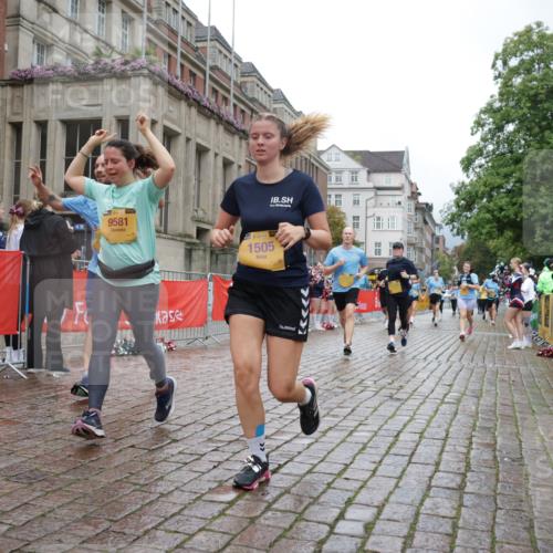 13.09.2026 - Kiel Lauf Yannick Fuchs http://msf.ph/oto/10426408 13.09.2026 11:04:20 Ziel 460, 978, 1204, 1316, 2062, 2654, 2750, 3140, 3141, 3195, 3336, 3961, 3963, 5806, 6010, 6092, 6310, 6962, 6963, 7016, 7451, 7686, 8835, 9806, 10776, 11050, 11151, 11152, 11856, 12179, 643, 978, 1089, 1505, 1699, 1902, 1906, 2262, 2807, 2930, 3120, 3378, 4936, 5007, 5008, 7205, 7413, 7764, 8107, 9180, 9581, 10130, 10567, 10856, 11172, 11381, 11930, 12465, 567, 1554, 2298, 2662, 2758, 4155, 4200, 4758, 4759, 4870, 7157, 8697, 8950, 8951, 8956, 9067, 9980, 9987, 12826 meine-sportfotos.de