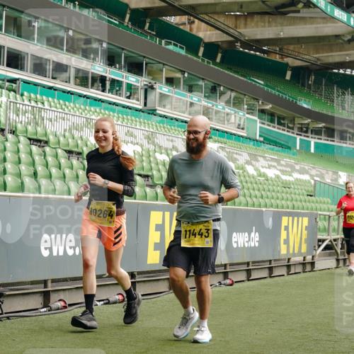 13.09.2026 - 21. swb-Marathon Bremen Michael Burmester http://msf.ph/oto/10426409 13.09.2026 10:49:42 Laufen im Stadion 10407, 10413, 10627, 10667, 10710, 10754, 11031, 11254, 11266, 11541, 11712, 11780, 11851, 11942, 11980, 12440, 12471, 12542, 10137, 10161, 10194, 10202, 10242, 10344, 10349, 10430, 10472, 10524, 10535, 10568, 10600, 10651, 10895, 10933, 10970, 11050, 11181, 11200, 11244, 11296, 11309, 11367, 11457, 11529, 11530, 11546, 11573, 11574, 11579, 11639, 11675, 11709, 11760, 11821, 12089, 12153, 12177, 12178 meine-sportfotos.de
