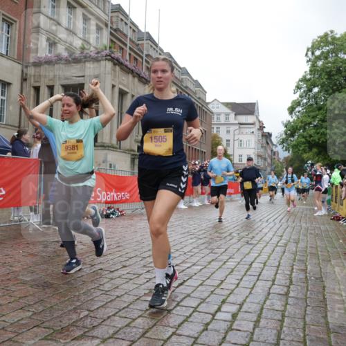 13.09.2026 - Kiel Lauf Yannick Fuchs http://msf.ph/oto/10426412 13.09.2026 11:04:20 Ziel 460, 978, 1204, 1316, 2062, 2654, 2750, 3140, 3141, 3195, 3336, 3961, 3963, 5806, 6010, 6092, 6310, 6962, 6963, 7016, 7451, 7686, 8835, 9806, 10776, 11050, 11151, 11152, 11856, 12179, 643, 978, 1089, 1505, 1699, 1902, 1906, 2262, 2807, 2930, 3120, 3378, 4936, 5007, 5008, 7205, 7413, 7764, 8107, 9180, 9581, 10130, 10567, 10856, 11172, 11381, 11930, 12465, 567, 1554, 2298, 2662, 2758, 4155, 4200, 4758, 4759, 4870, 7157, 8697, 8950, 8951, 8956, 9067, 9980, 9987, 12826 meine-sportfotos.de