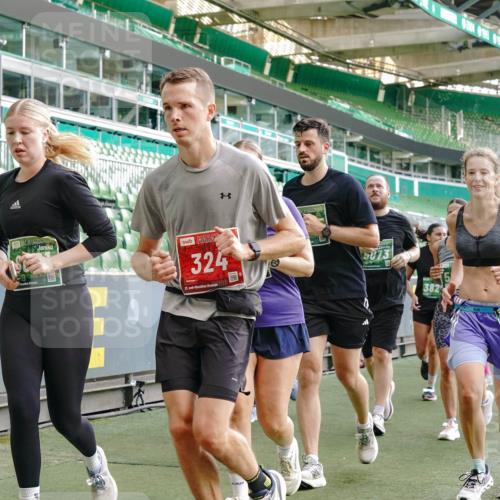 13.09.2026 - 21. swb-Marathon Bremen Michael Burmester http://msf.ph/oto/10426416 13.09.2026 13:25:09 Laufen im Stadion 137, 182, 213, 294, 324, 505, 530, 543, 548, 645, 721, 723, 739, 743, 752, 815, 818, 966, 1273, 1410, 1443, 1459, 1463, 1471, 1487, 1491, 1504, 1515, 1561, 1597, 1598, 1744, 1828, 1830, 1944, 1953, 2058, 2059, 2095, 2211, 2252, 2267, 2271, 2286, 2298, 2308, 2312, 2323, 2354, 2465, 2483, 2497, 2503, 2506, 2554, 2571, 2591, 2644, 2752, 2762, 2776, 2833, 2878, 2896, 2981, 3005, 3062, 3097, 3142, 3172, 3211, 3259, 3288, 3289, 3298, 3306, 3312, 3329, 3364, 3381, 3390 meine-sportfotos.de